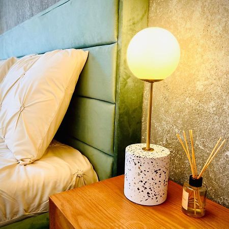 Exquisite - Two Bedroom Apartment ブカレスト エクステリア 写真
