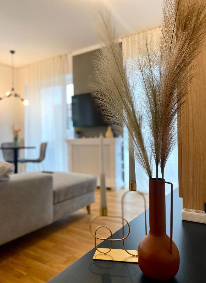 Exquisite - Two Bedroom Apartment ブカレスト エクステリア 写真