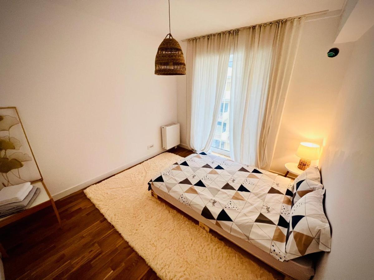 Exquisite - Two Bedroom Apartment ブカレスト エクステリア 写真