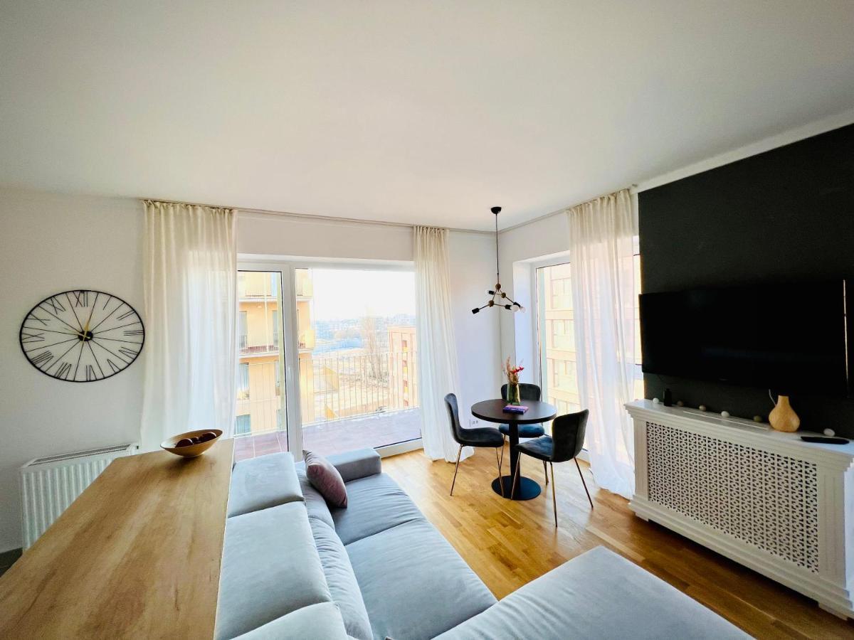 Exquisite - Two Bedroom Apartment ブカレスト エクステリア 写真