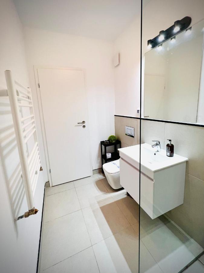 Exquisite - Two Bedroom Apartment ブカレスト エクステリア 写真